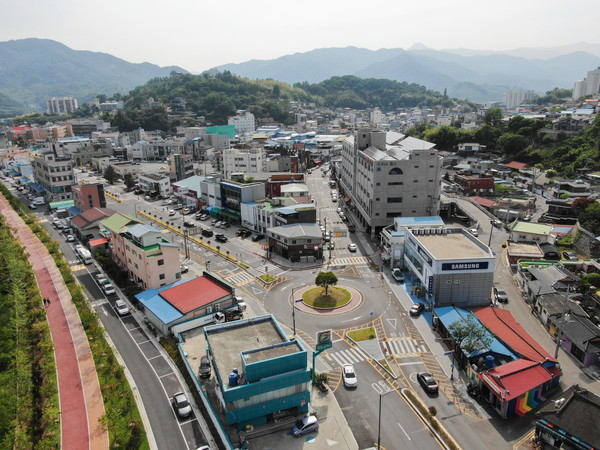 하동군은 행정안전부가 주최하고 한국생산성본부가 주관한 ‘제10회 지방자치단체 생산성 대상’에서 도내 유일하게 우수기관으로 선정됐다./ⓒ하동군