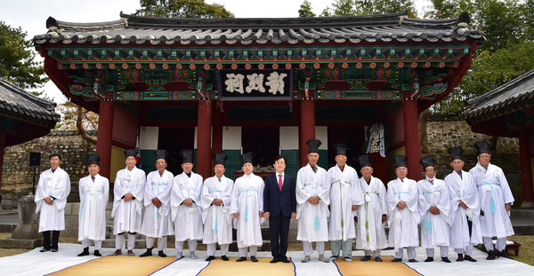 진주시는 지난 21일 오전 창렬사에서 임진왜란 당시 호국의 일념으로 순국하신 충무공 김시민 장군을 비롯한 장수와 7만 민ㆍ관ㆍ군의 명복을 기리는 추계 제향이 진행됐다./ⓒ진주시