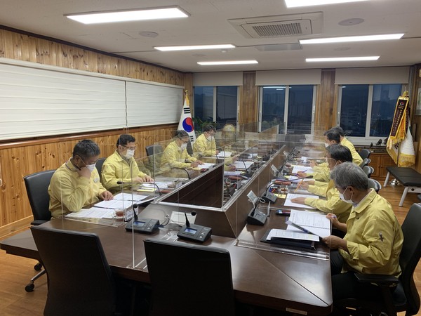 고성군은  고성군청 소회의실에서 경남도 당초예산 편성에 따른 예산확보 건의와 군정 현안업무 설명을 위하여 황보길 도의원을 초청해 정책 간담회를 개최했다./ⓒ고성군