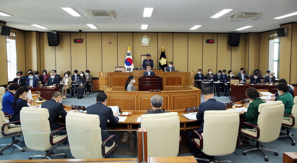 제294회 하동군의회 임시회가 지난 26일 제3차 본회의를 끝으로 폐회했다./ⓒ하동군