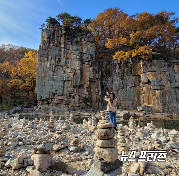 단양군 사인암의 가을.(사진제공=단양군)