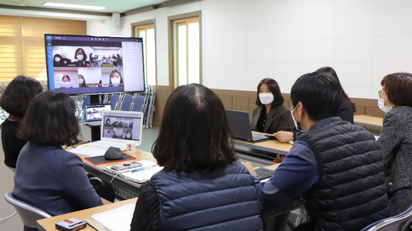 지난 10일 창녕군 자원봉사센터에서 현장 슈퍼바이저 시범사업 온라인 컨설팅을 진행 모습./ⓒ창녕군