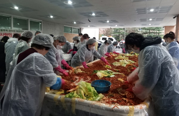 정성 듬뿍 김장김치, 어려운 이웃과 나눠요/ⓒ서구