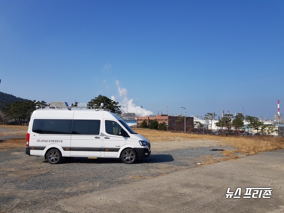 충남도 보건환경연구원은 서산·당진 산업단지 주변 대기질 개선을 위해 ‘유해대기오염물질 입체적 감시체계’를 운영한다./ⓒ충남도청