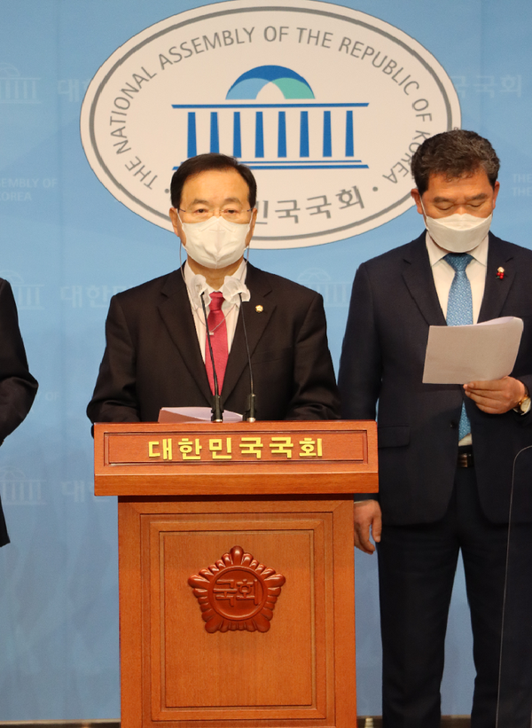 하영제 국회의원을 비롯한 영호남 국회의원 14명이 제28차 유엔기후변화협약 당사국총회 남해안남중권 유치를 촉구하고 나섰다./ⓒ하영제의원실