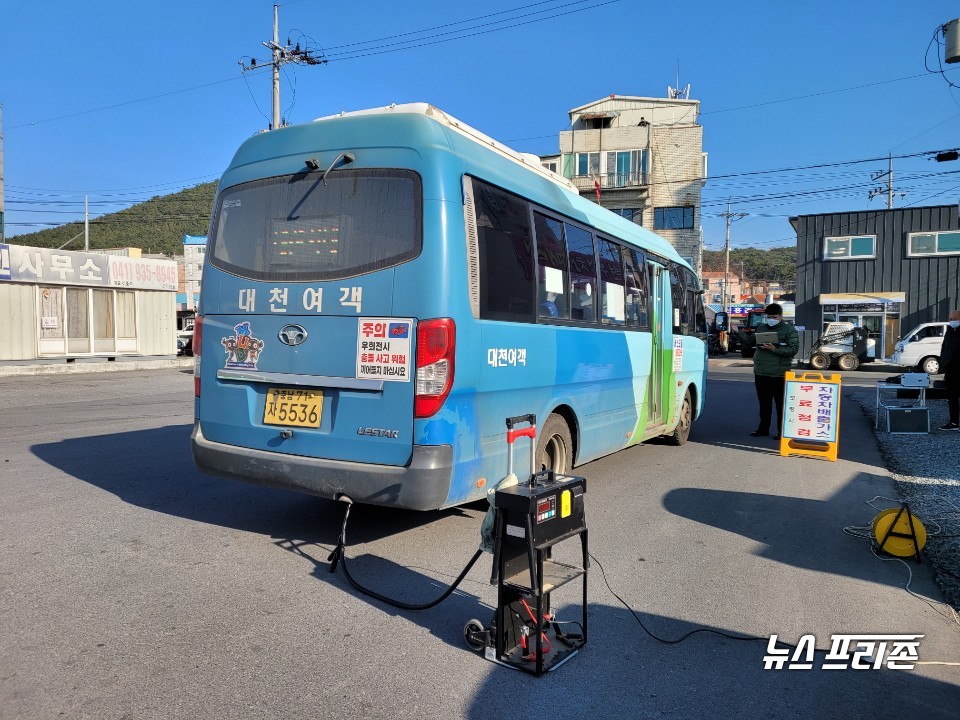 충남도는 오는 24일까지 겨울철 미세먼지에 대비해 배출가스 허용기준 초과 차량 특별 단속을 추진한다./ⓒ충남도청