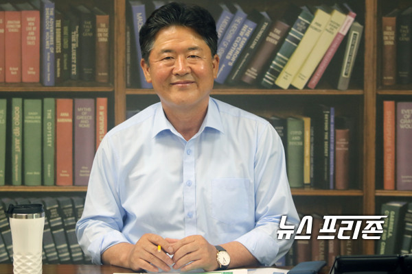 ‘2020년 청소년희망대상’ 기초자치단체장 부문 수상자로 선정된 김광철 연천군수./Ⓒ이건구기자