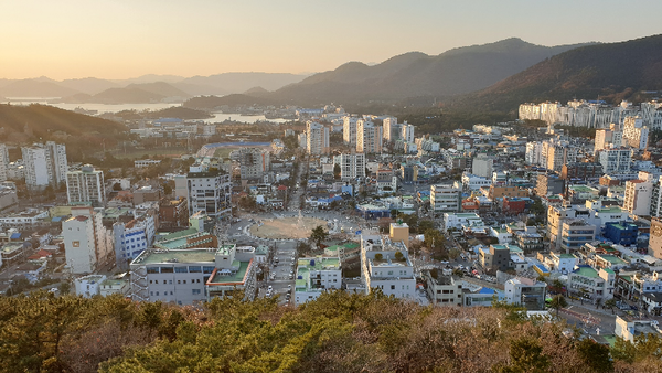 창원시는 문화재청 공모사업인 ‘근대역사문화공간 재생 활성화 사업’에 3차례에 걸친 평가를 거쳐 진해구 중원광장 일대가 최종 사업대상지로 선정됐다. /ⓒ창원시