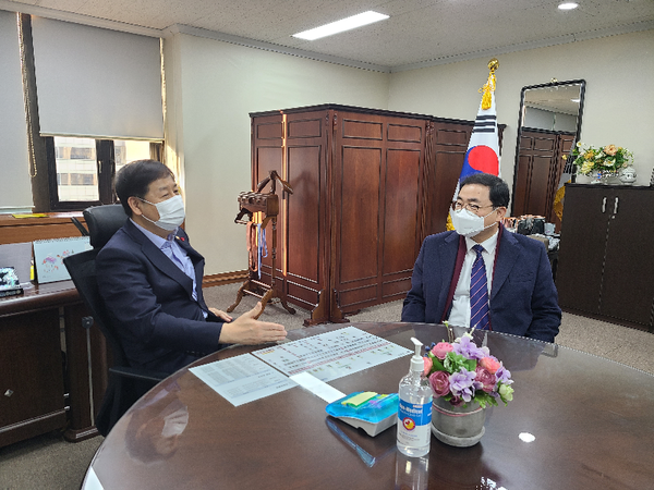 허성무 창원시장, 국무조정실장 만나 국립현대미술관 창원관 유치 건의 (구윤철 국무조정실장과 면담)/ⓒ창원시