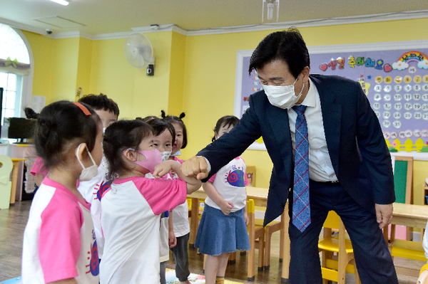 진주시는 다양한 출산장려 시책을 추진하여 아이 낳고 키우기 좋은 환경 조성에 박차를 가할 예정이다./ⓒ진주시