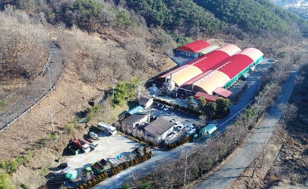 산청군 소재 함양산청축협 축분퇴비유통센터/ⓒ산청군