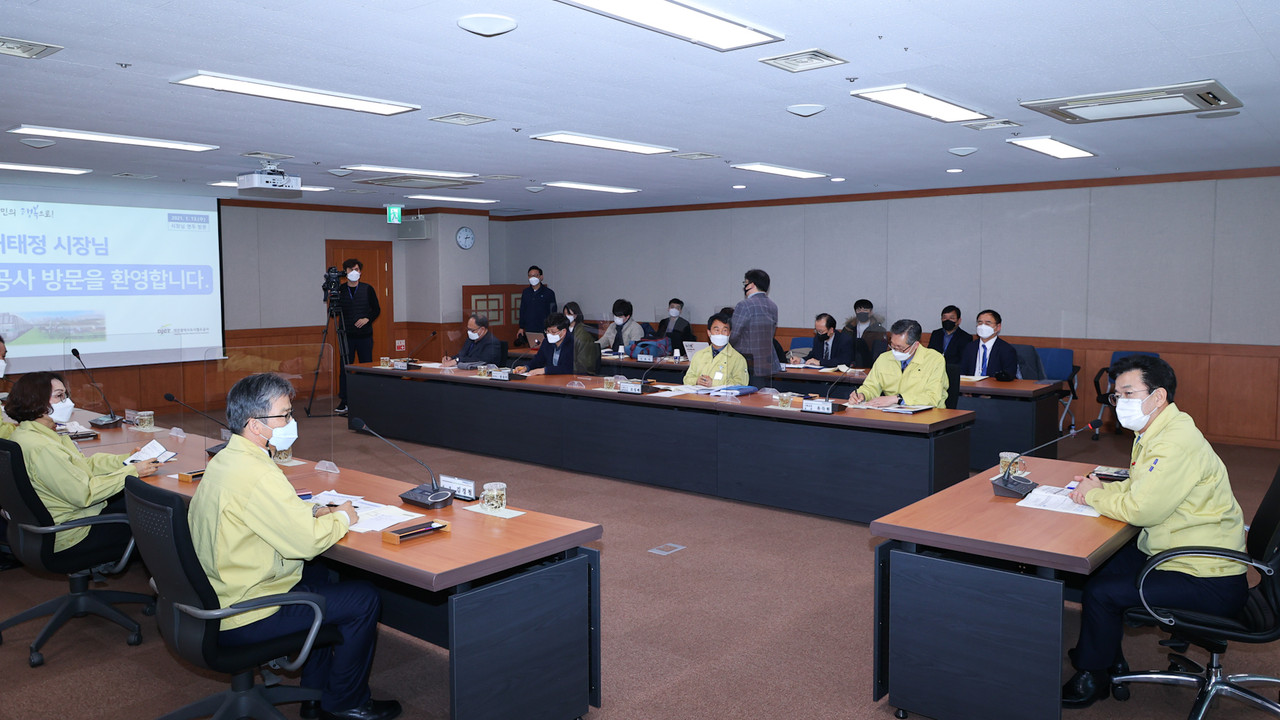 허태정 대전시장이 신축년 새해를 맞아 13일 '대전시 산하 공공기관' 연두방문을 시작했다./ⓒ대전시