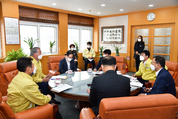 변광용 거제시장이 조선산업 현장과 거제경찰서, 상공회의소, 소상공인연합회 등을 연이어 방문하면서 지역 주요 현안해결에 대한 강한 의지를 나타내고 있다./ⓒ거제시