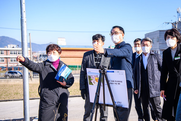 국공립 남해 하나어린이집‘착공 보고회’가 지난 19일 장충남 남해군수가 참석한 가운데 열렸다./ⓒ남해군