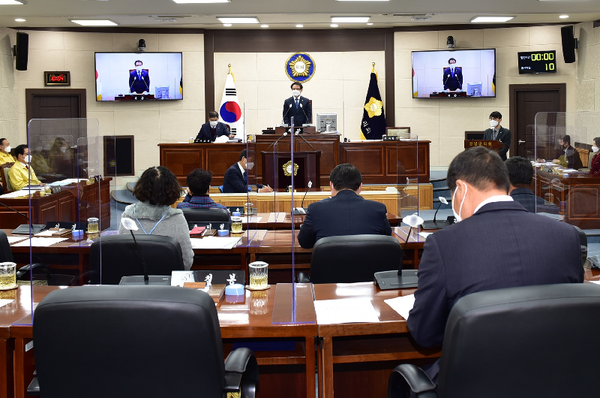 제281회 창녕군의회 임시회 개회식을 진행하고 있다. /ⓒ창녕군