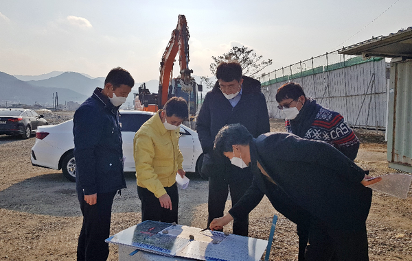 함양군 차석호 부군수는 해빙기 안전과 사업추진 문제점 및 애로사항 해소를 위해 현장점검을 실시한다. /ⓒ함양군