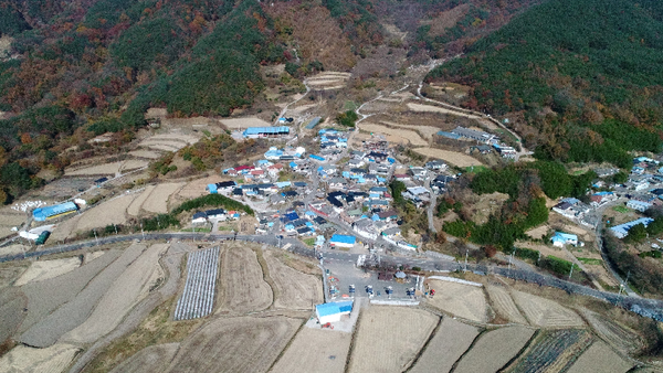 산청군이 정부의 ‘취약지역 생활여건 개조사업’ 대상 지역에 3년 연속 선정됐다.(새뜰마을 공모사업 선정 산청읍 척지마을 )/ⓒ산청군