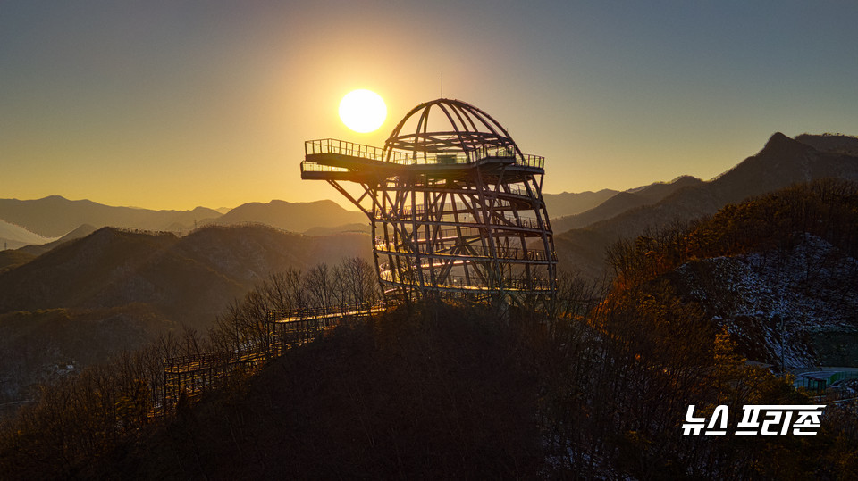 만천하 스카이 워크. (사진제공=단양군)