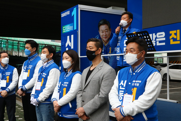 신동화 후보가 당선 다짐의 날로 규정한 구리역 유세현장에서 연설을 통해 선거승리를 다짐하고 있다./Ⓒ신동화선거사무소