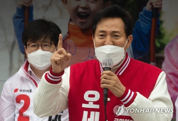 오세훈 전 서울시장은 “2030대 젊은이들 무섭다. 나 때와 비교하면 똑똑하고 세상물정을 꿰뚫고 있는 그들이 영광스럽다"며 청년 세대를 극찬하는 모습을 보이기도 했다. / ⓒ 연합뉴스