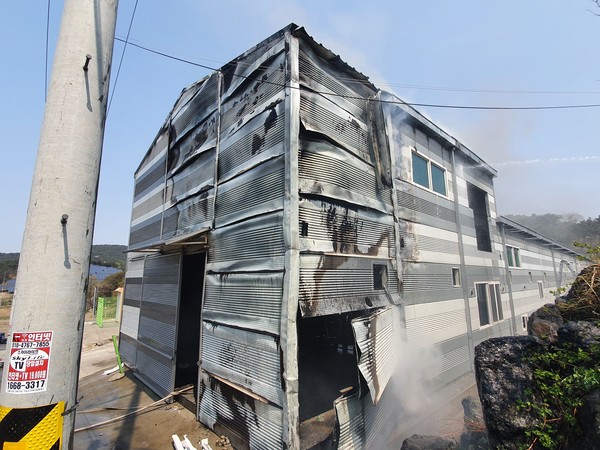 11일 오전 11시 51분쯤 충남 보령시 남포면 제석리 한 빈 김공장에서 불이 나 20여분만에 진화됐다./ⓒ보령소방서