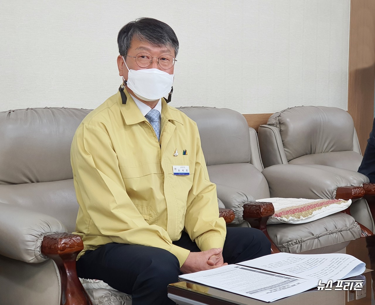 대전시교육청 오석진 교육국장이 20일 오전 시교육청 기자실에서 정례브리핑을 통해 ’미래 핵심역량을 갖춘 창의ㆍ융합형 인재 양성을 위해 코로나19 상황에도 '대전형 과학교육 정책 추진' 계획을 밝히고 있다./ⓒ이현식 기자