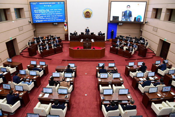 22일 열린 경남도의회 임시회가 37건의 안건을 처리하고 일정을 마무리했다. 경남도의회