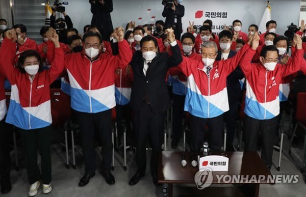 국민의힘은 최근 서울시장·부산시장 재보궐선거 승리 이후, 마치 정권이라도 되찾은 듯 기세를 올리고 있는 중이다. 그러나 이들의 승리 이유는 이들이 잘해서가 아닌, 더불어민주당 이낙연 체제의 무능으로 인한 '반사이익'이라는 시각이 지배적이다. /ⓒ 연합뉴스