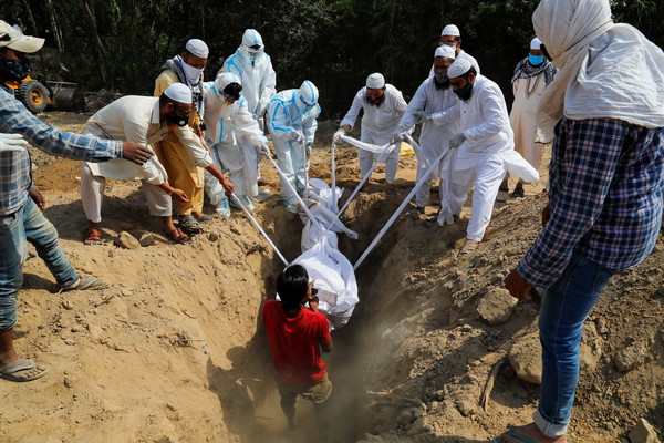 사진: 세계보건기구(WHO)가 인도의 걷잡을 수 없는 코로나19 확산세에 깊은 우려를 표명했다.