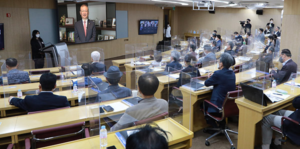 NH투자증권 정영채 대표이사가 개강을 맞아 축하인사를 하고있다. / ⓒNH투자증권