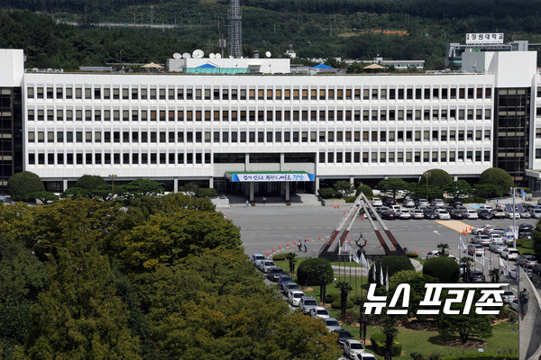 경남 고성군 마암면 한 오리농가에서 고병원성 AI의심 환축이 발생했다. 사진은 경남도청/경남도