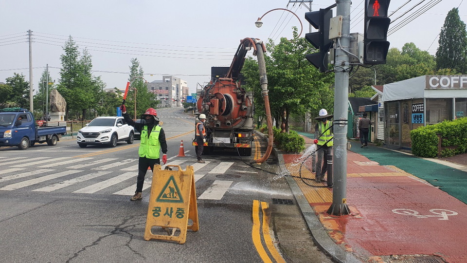 집중호우 대비 준설작업 현장./ⓒ아산시