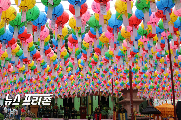 봉선사 큰 법당앞에서 열린 부처님오신 날  봉축법요식./Ⓒ이건구기자