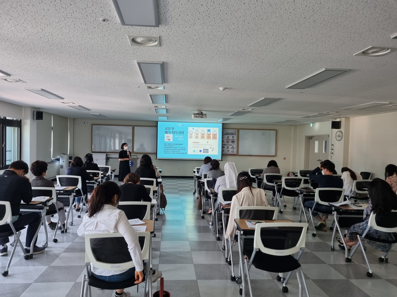 대전시교육청(교육감 설동호)은 건강하고 안전한 유치원 급식을 위해 ‘2021학년도 유치원 급식 기본방향’ 연수를 사립유치원 급식업무 담당자를 대상으로 지난 17일부터 21일까지 5일간 실시했다./ⓒ대전시교육청