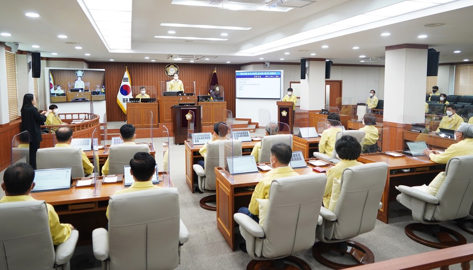 충남 논산시의회는 24일 제223회 임시회를 개회하고 오는 26일까지 의정활동에 들어갔다./ⓒ논산시의회