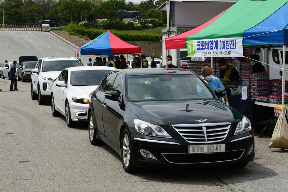 충남 홍성군이 코로나19 장기화로 판로개척에 어려움을 겪고 있는 지역농가들을 위해 팔을 걷고 나섰다./ⓒ홍성군청