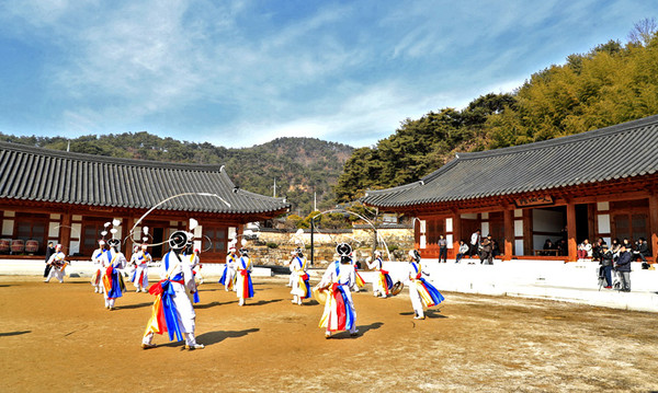 기산국악당 진주삼천포농악(국가무형문화재 제11-1호)국악 연수모습 ⓒ 뉴스프리존