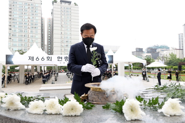 장현국 경기도의회 의장이 지난 6일 제66회 현충일 추념식에 참석했다. ⓒ경기도의회