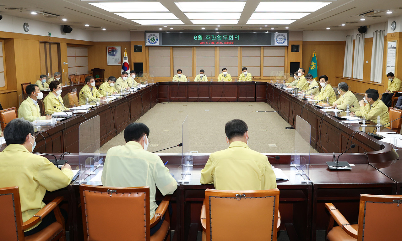 허태정 대전시장이 7일 주간업무회의를 주재하고 있다./ⓒ대전시