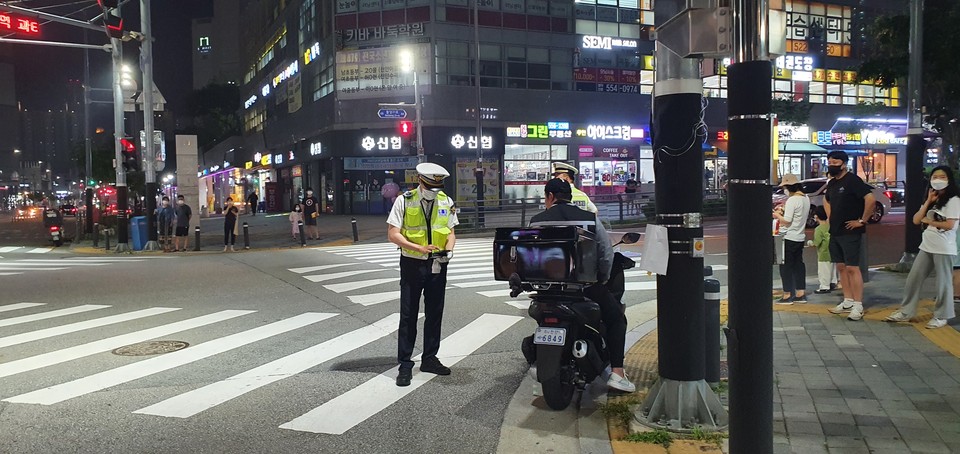 이륜차 단속./ⓒ천안서북경찰서