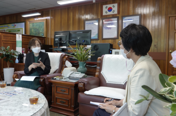 뉴스프리존은 최근 안성시 공도읍 승두지구에 들어설 예정이었던 공도초중 통합학교 신설관련 해서 재심사 준비중인  김송미 안성교육지원청 교육장을 통해 공도읍지역 교육현황을 알아보기 위해 집중인터뷰를 마쳤다./뉴스프리존 DB