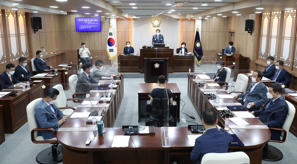 홍성군의회는 22일 조례안 11건, 2020회계연도 세입세출 결산안 등 일반안건을 처리하고 회기를 마무리했다./ⓒ홍성군의회