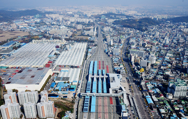 공중에서 내려다 본 광주광산구 송정역과 금호타이어 광주공장 /ⓒ연합뉴스