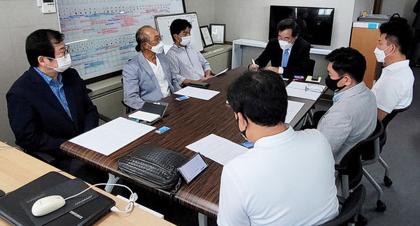 이낙연 전 대표는 2021년 7월 7일 경기도 분당 대성투어 사무실에서 진행한 '관광업 종사자들도 말 좀 합시다' 간담회에서 중소여행사 관계자들이 요구한 내용을 챙기겠다고 말했다.