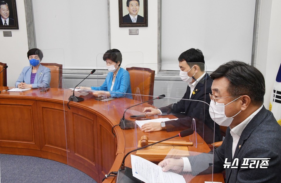 더불어민주당 최고위원회의가 12일 서울 여의도 국회에서 열리고 있다. ⓒ연합뉴스