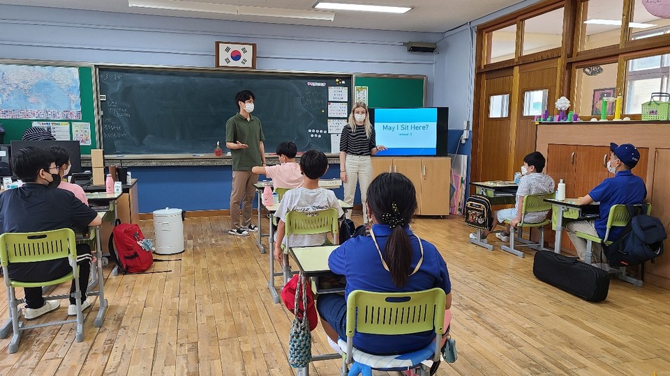 충남교육청은 교육부 국립국제교육원이 주관하는 2021년 전국 정부초청영어봉사장학생(TaLK) 영어 수업 동영상 공모전에서 대상 1팀, 은상 1팀, 동상 1팀이 수상했다./ⓒ충남교육청