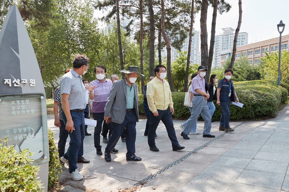 오세현 아산시장 배방읍 지산공원 유아숲체험장 공사장 방문./ⓒ아산시