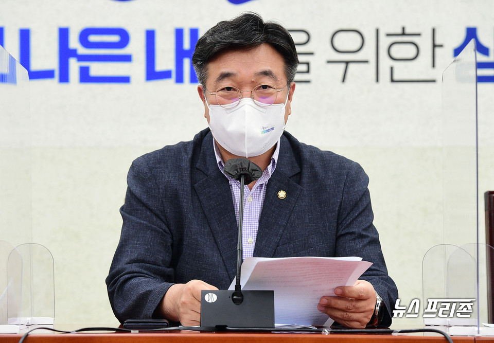 윤호중 더불어민주당 원내대표가 29일 국회에서 열린 정책조정회의에서 발언하고 있다. ⓒ연합뉴스