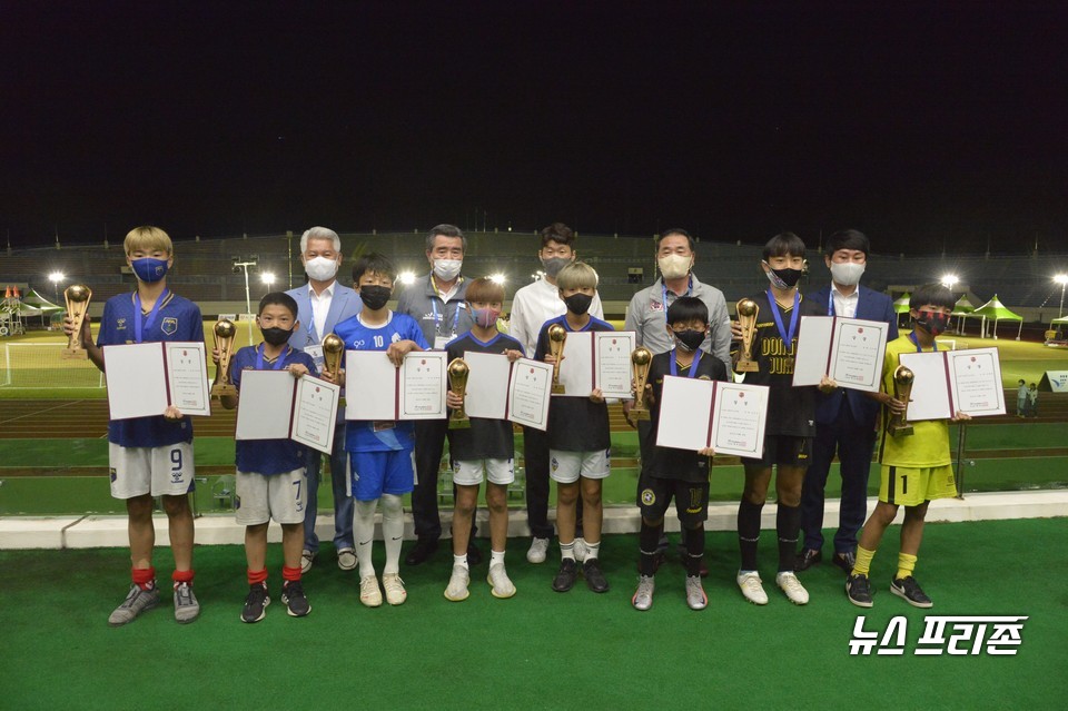 박지성 전 국가대표 축구선수와 함께하는 ‘만세보령머드 JS컵 U12&11 한국유소년축구대회’가 18일 마무리됐다./ⓒ박한복기자