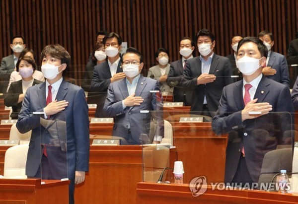 국민의힘은 그간 문재인 정부의 아킬레스건으로 꼽히는 부동산 정책 실패를 맹렬하게 비난해왔고, 민주당 의원들의 투기 의혹에 대해서도 맹비난을 퍼부었던 만큼 자당 의원들의 투기 논란엔 더 엄정하게 책임을 묻지 않을 수 없을 전망이다. 사진=연합뉴스